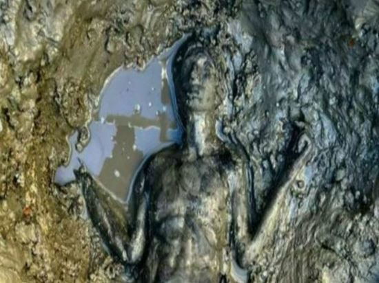 В Италии археологи обнаружили 24 бронзовые статуи двухтысячелетней давности