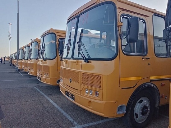 До конца года Краснодарский край получит новые школьные автобусы и машины скорой помощи