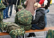 В Алтайском крае более 10 тысяч человек в возрасте от 18 до 27 лет вызвали в военкомат в рамках осеннего призыва