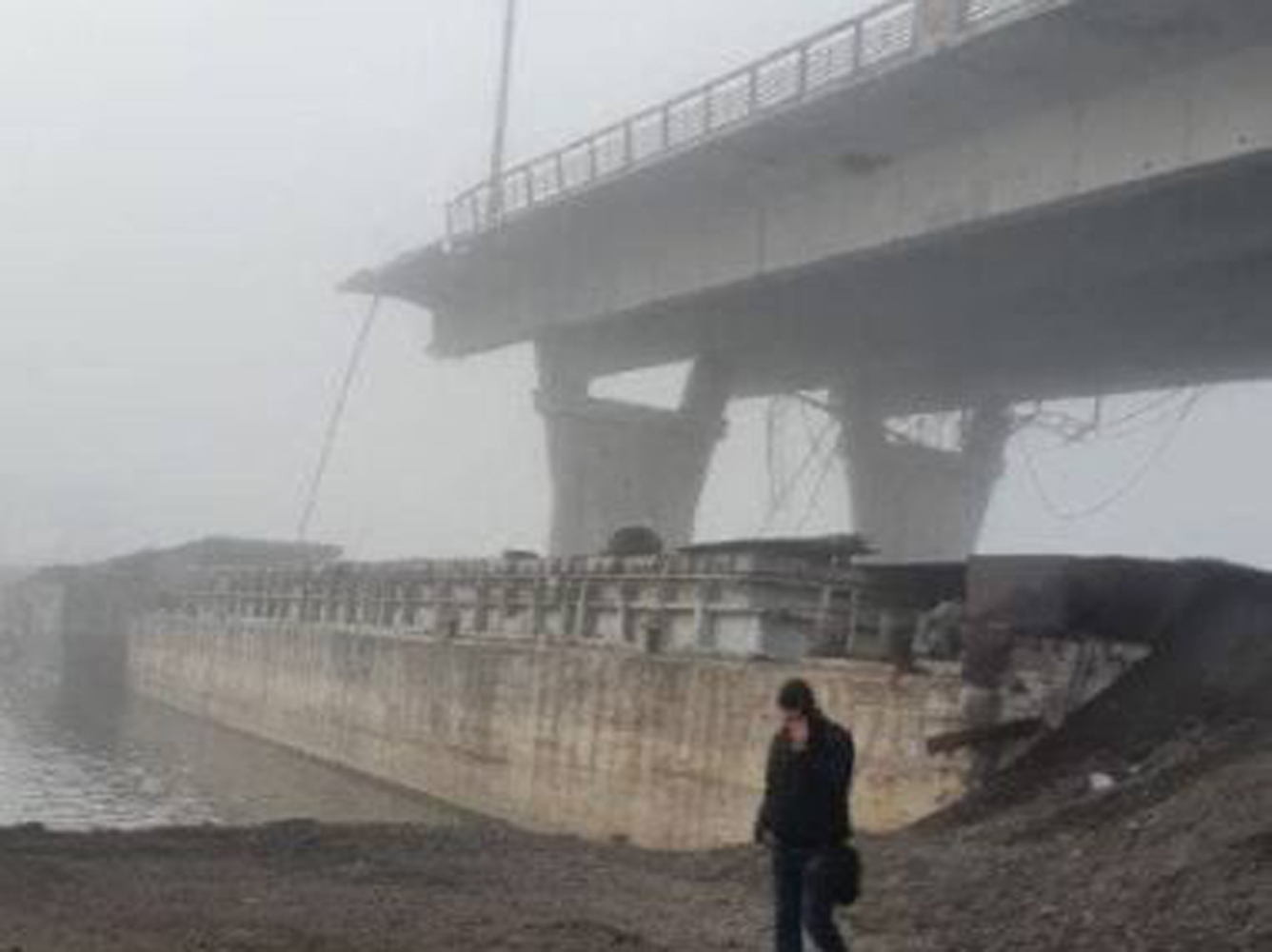 Россия взорвала Антоновский мост: драматичные кадры из Херсона