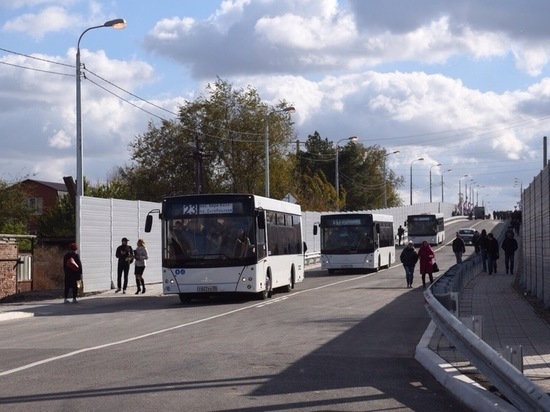 Минтранс заявил, что автобусов будет достаточно и и людям не придётся их долго ждать на остановках