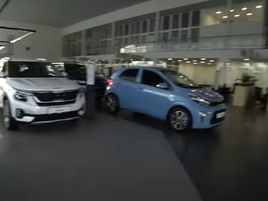 Украинцы начали массово распродавать автомобили