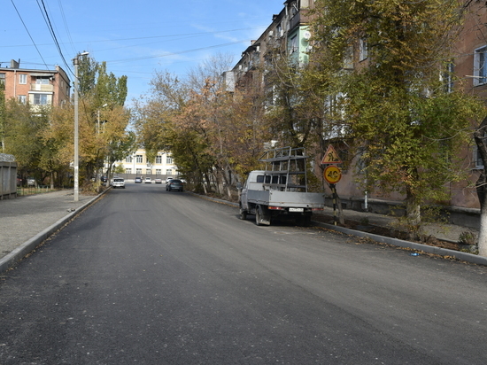  В Астрахани отремонтировали еще две улицы