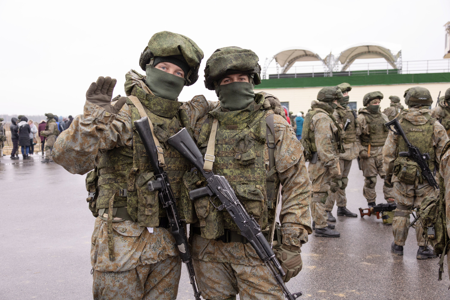 Фото военных на сво 2025 Из Рязани на СВО отправили прошедших боевое слаживание мобилизованных туляков