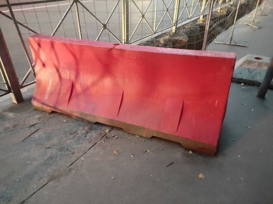 Часть тротуара Большой Московской в Великом Новгороде закроют для пешеходов до середины декабря