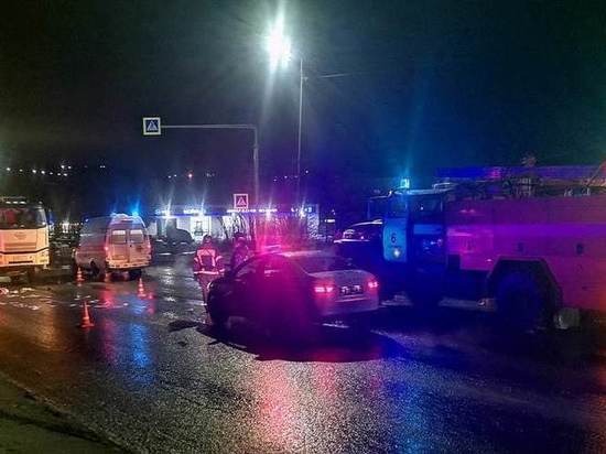 В Североморске грузовик насмерть сбил женщину на пешеходном переходе