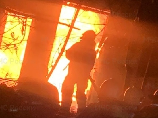 Калужский минобр прокомментировал ночной пожар на территории девятой школы