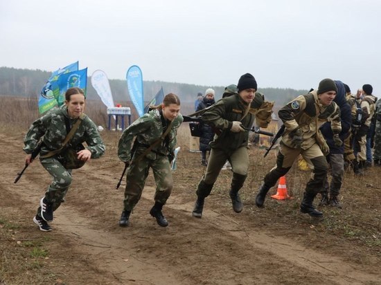 Двадцать команд из Серпухова и соседних регионов приняли участие в военной спортивной игре «Тропа разведчика»
