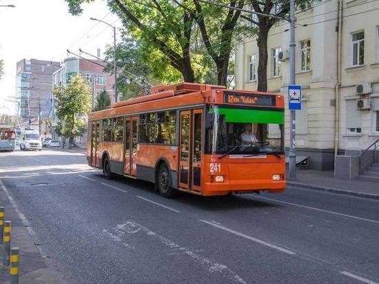 Автобус столкнулся с легковушкой в Сочи