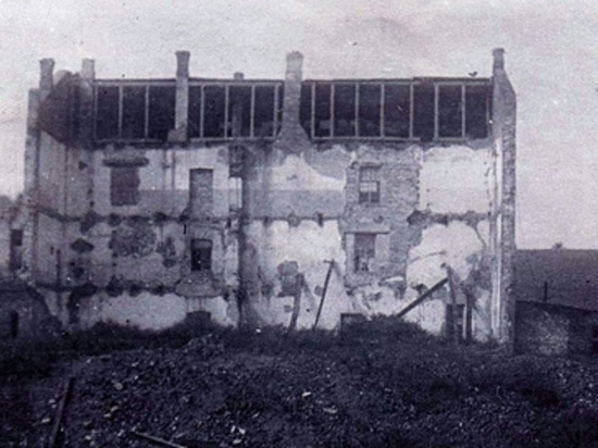 Почти 80 лет назад в этот день киномеханик взорвал театр в Порхове