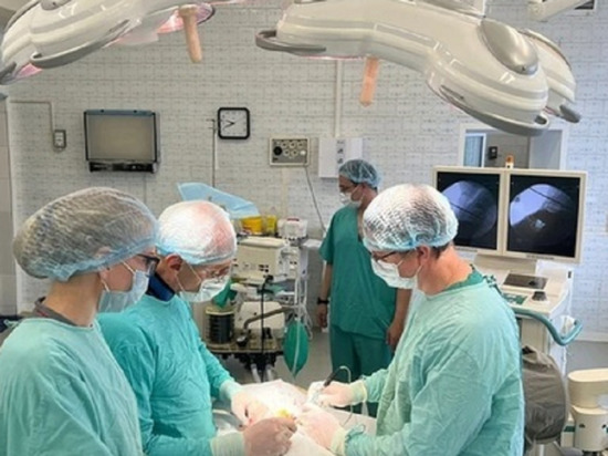 Свердловские врачи успешно прооперировали женщину с объемной опухолью печени