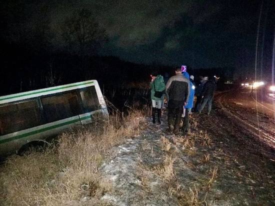 Два человека погибли, семь пострадали: на кузбасской трассе произошло жесткое ДТП с участием автобуса