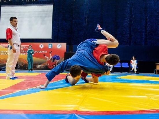 Спортсмены из Ноябрьска завоевали 18 медалей в региональном турнире по самбо