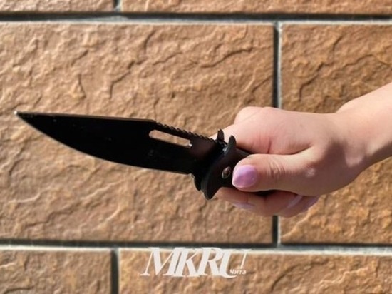Мужчина с ножом похитил кассовый аппарат из магазина в Чите