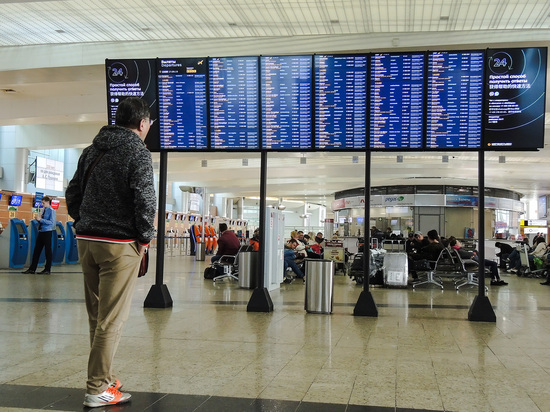 В московских аэропортах произошла массовая отмена рейсов