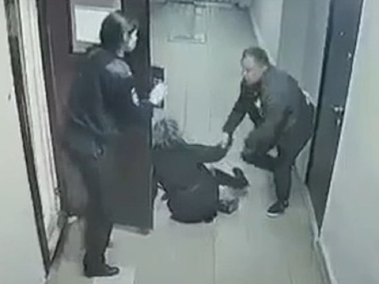 Прокуратура взяла на контроль дело с избиением женщин-полицейских в Калужской области
