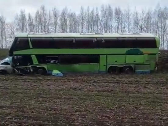В ДТП с автобусом в Рязанской области погибла семья из Чечни