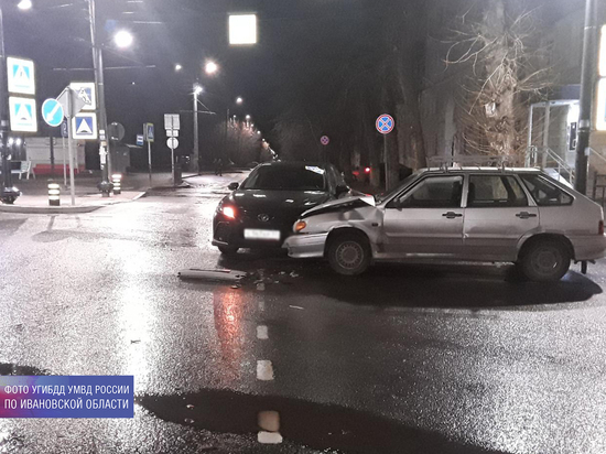 В Иванове, в аварии с участием двух "легковушек", пострадал 5-летний мальчик