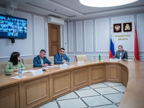 На ВКС с главами районов Смоленской области поднят вопрос коммунальных «раскопов»