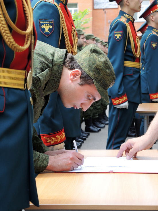В России убрали возрастной потолок для первого контракта на военную службу