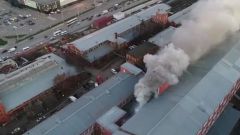 Мощный пожар на заводе "Зингер" в Подольске попал на видео 