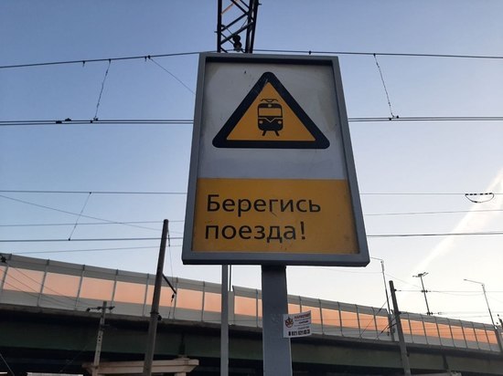 Мужчина попал под поезд у станции «Парголово», он пытался перебежать пути