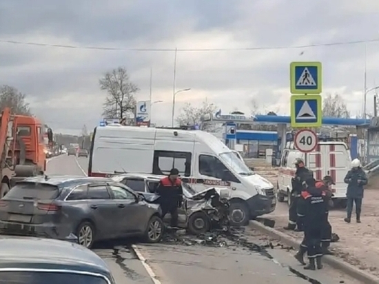 Костромские ДТП: четыре машины сразу столкнулись на пешеходном переходе