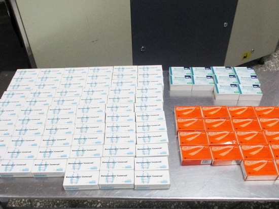 В Бурятии у иностранки в машине нашли почти 3 кг незадекларированных медикаментов
