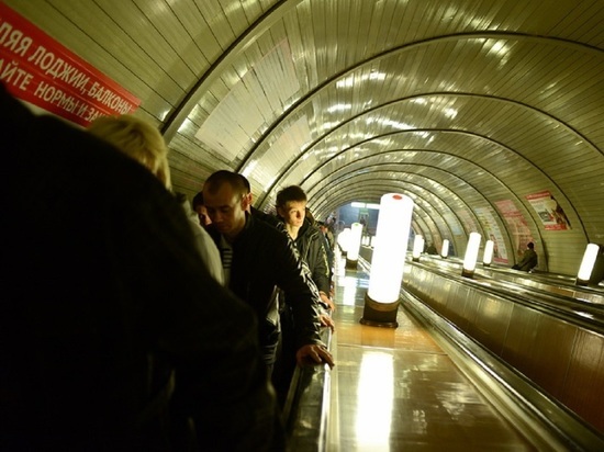Екатеринбуржцы пожаловались на очереди в метро
