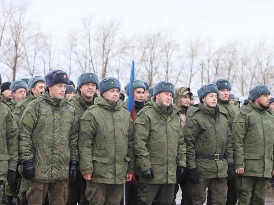 Губернатор Омской области Бурков проводил в зону СВО очередную группу военнослужащих