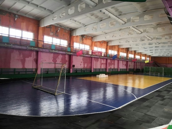 В Омской области дождем затопило спортивную школу