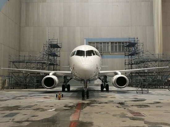 Российской авиакомпании пришлось разобрать на запчасти половину SSJ-100