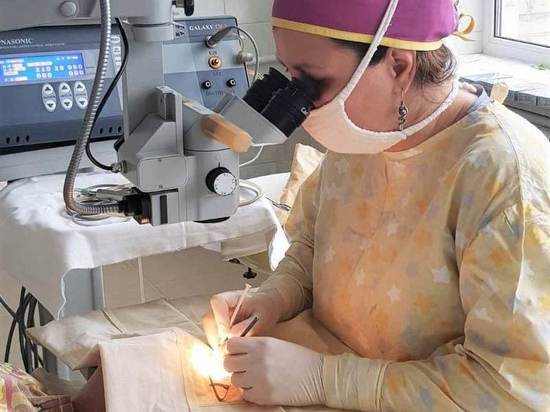 В Талдоме прооперировали глаза 91-летней пациентке, у которой оставалось 0,02% зрения