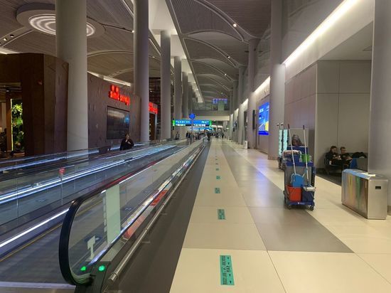 Никакой паники: житель Красноярска рассказал о состоянии аэропорта Стамбула после взрывов