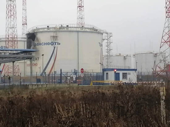 СМИ: взрывчатку на нефтебазу в Орловской области сбросил предположительно украинский БПЛА