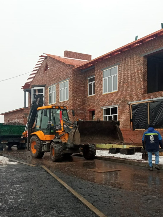 В Омской области в две смены возводят детсад в Большеречье