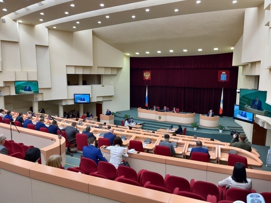 Депутатам ограничили свободу поведения на заседаниях