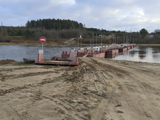 В Пыщугском районе Костромской области в очередной раз разобрали понтонную переправу через реку Ветлугу
