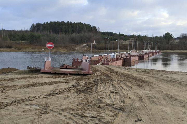 В Пыщугском районе Костромской области в очередной раз разобрали понтонную переправу через реку Ветлугу