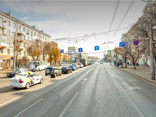 Предприниматели Воронежа пожаловались властям на выделенную полосу на улице Плехановская