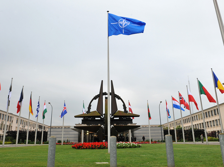 Применение статьи 5 договора NATO ради Киева  оказалось невозможным