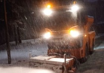 Ночью 17 ноября дороги регионального значения в Белгородской области от снега убирали 120 единиц техники