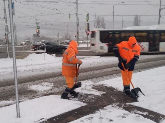 На уборку снега в Белгороде вышли 212 человек