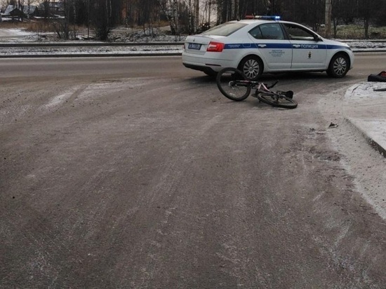 Велосипедистка попала в больницу после столкновения с автомобилем в Петрозаводске