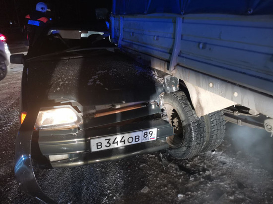 В Ноябрьске в ДТП пострадали водители двух авто