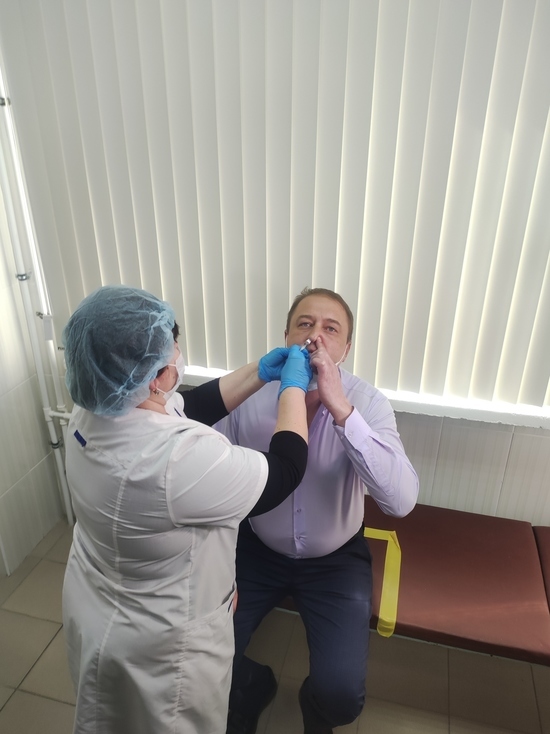 В Крыму стартовала прививочная кампания против COVID-19 с использованием назальной вакцины