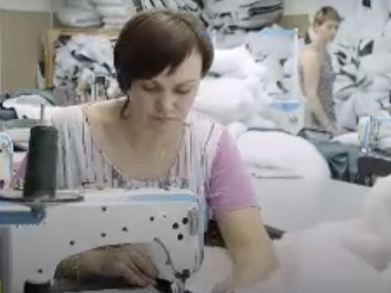 Кострома — фронту: Галичская швейная фабрика наращивает выпуск утепленных спальных мешков для солдат