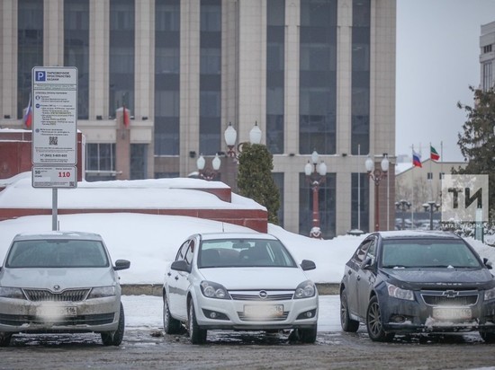 В Казани более 20 водителей наказали за парковку на местах для инвалидов