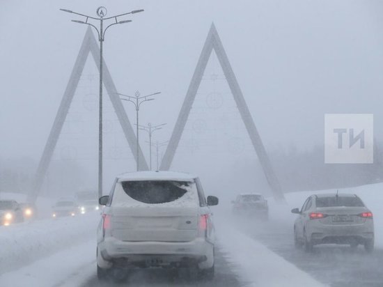 Первый снегопад сковал Казань в 9-балльных пробках