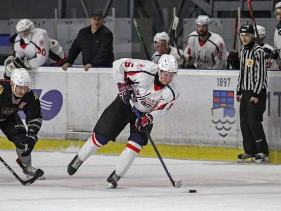 Турнир по хоккею на кубок мэра стартовал во Владивостоке